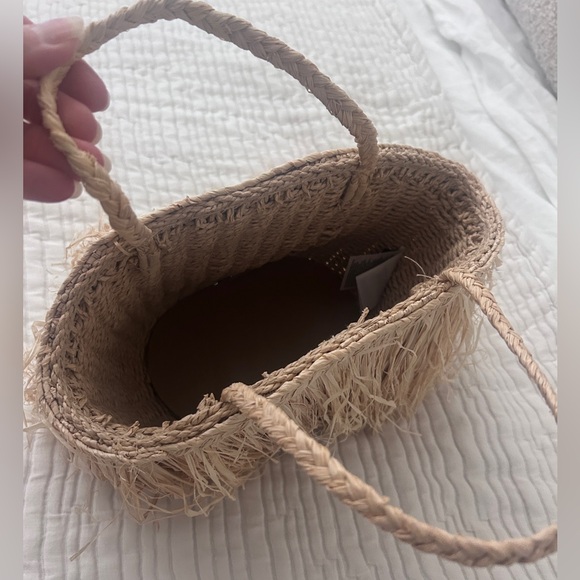 H&M Straw Fringe Handbag Raffia NWOT - Picture 8 of 9